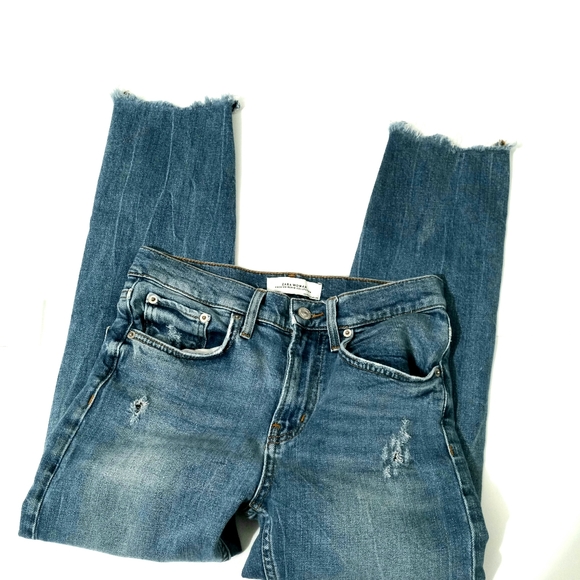 Zara Woman Distressed Cropped Blue Jeans / SIZE 2 - Picture 3 of 5